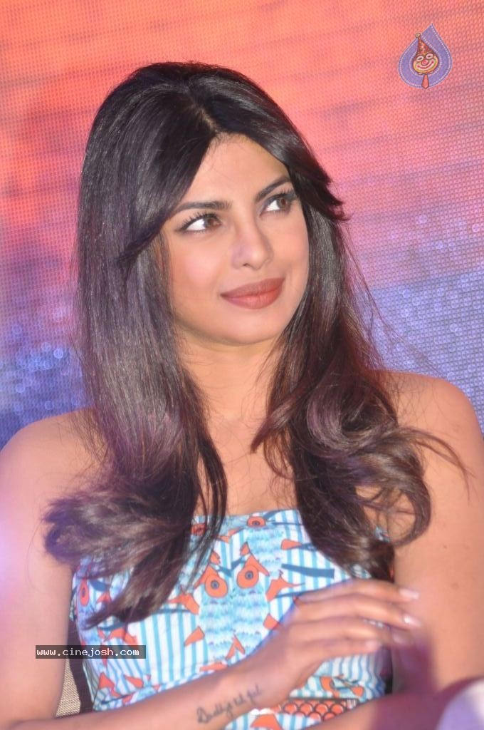 Priyanka Chopra Stills - 35 / 54 photos