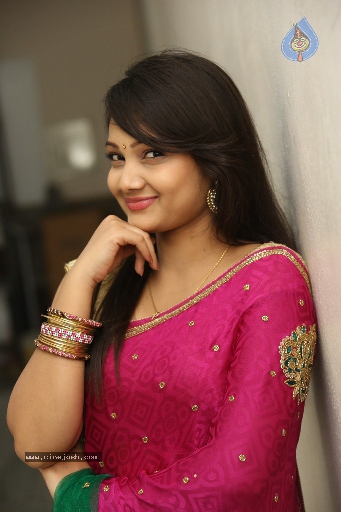 Priyanka Cute Stills - 105 / 152 photos