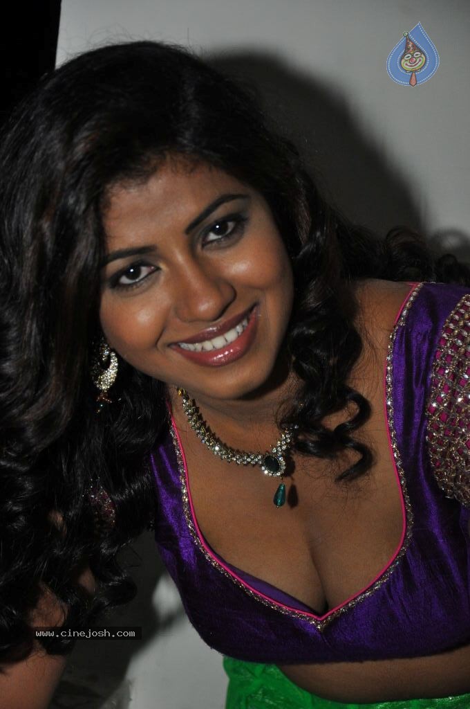 Geetanjali Hot Photos - 42 / 73 photos