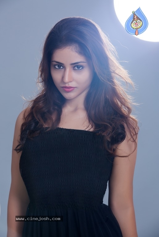 Priyanka Jawalkar Photoshoot - 18 / 24 photos