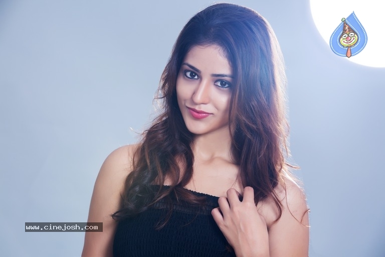 Priyanka Jawalkar Photoshoot - 24 / 24 photos