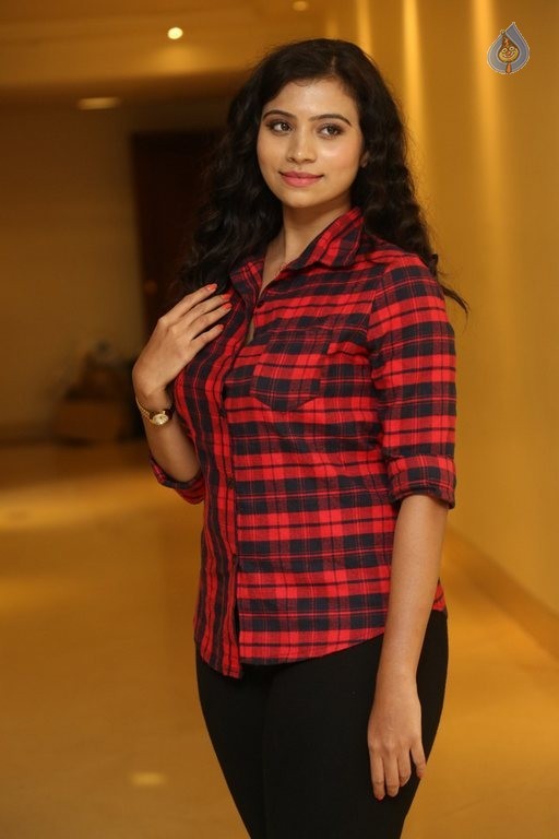 Priyanka Latest Pics - 22 / 41 photos