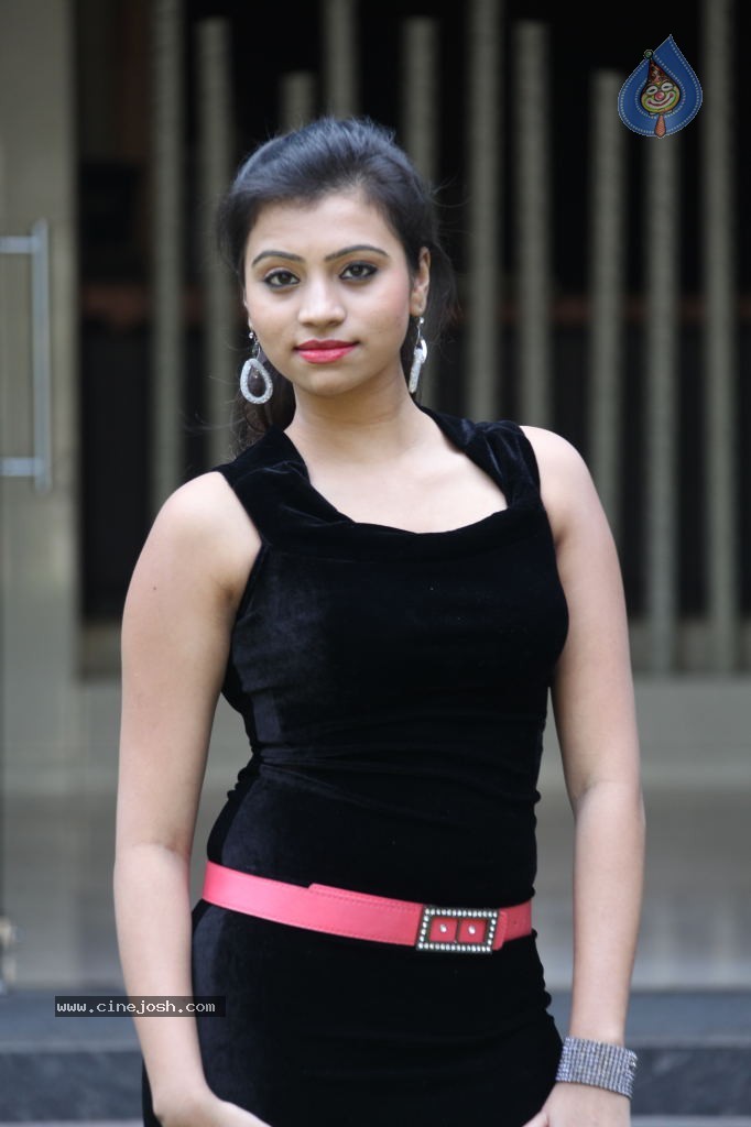 Priyanka New Gallery - 15 / 132 photos