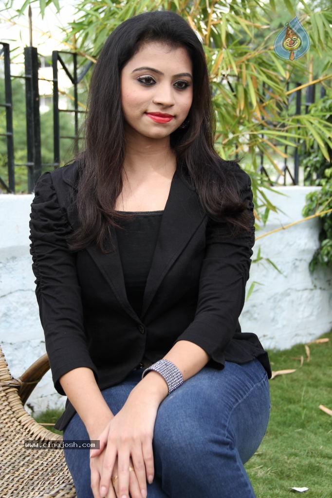 Priyanka New Stills - 53 / 64 photos