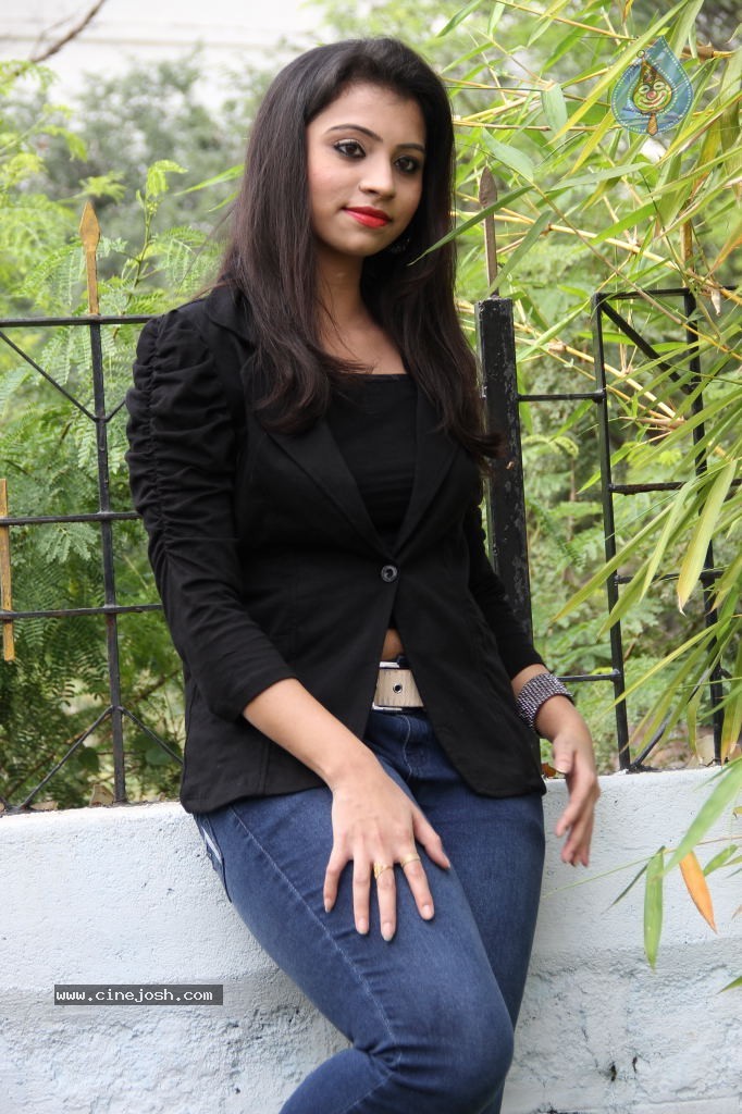 Priyanka New Stills - 56 / 64 photos