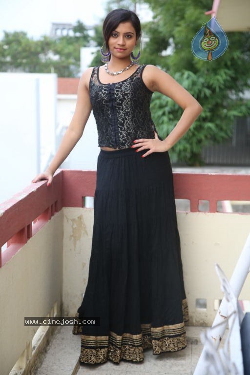 Priyanka Stills - 34 / 85 photos