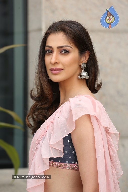 Raai Laxmi Photos - 2 / 31 photos