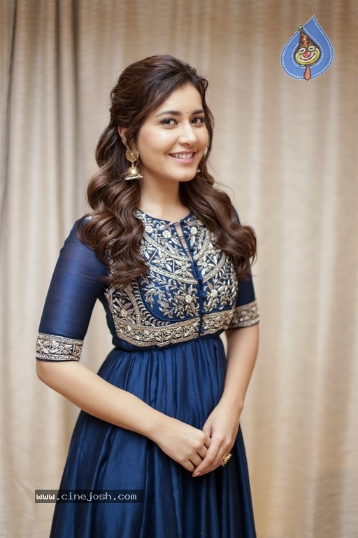 Raashi Khanna Images - 1 / 10 photos