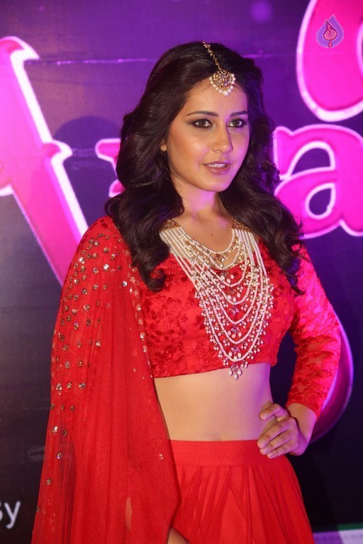 Raashi Khanna Images - 30 / 54 photos