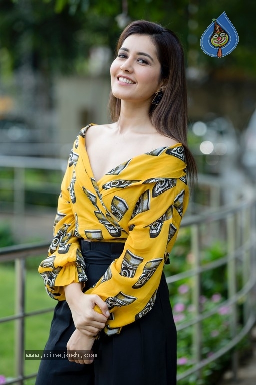 raashi khanna images 2312181116 011