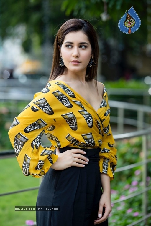 Raashi Khanna Images - 12 / 14 photos