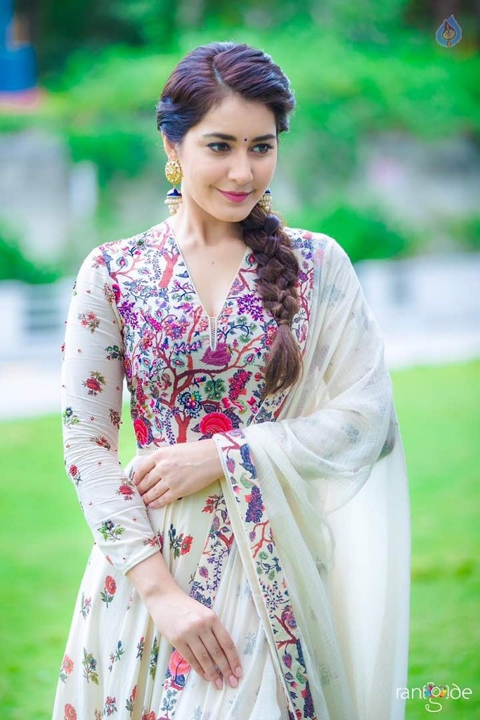 Raashi Khanna Latest Photos - 4 / 10 photos