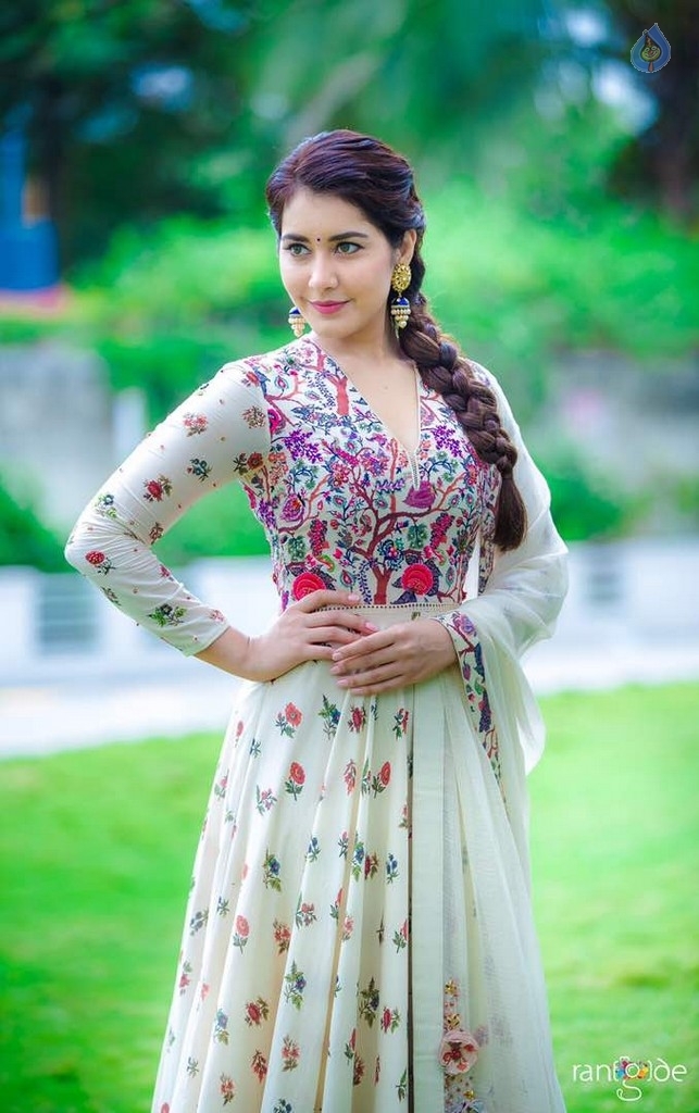 Raashi Khanna Latest Photos - 9 / 10 photos