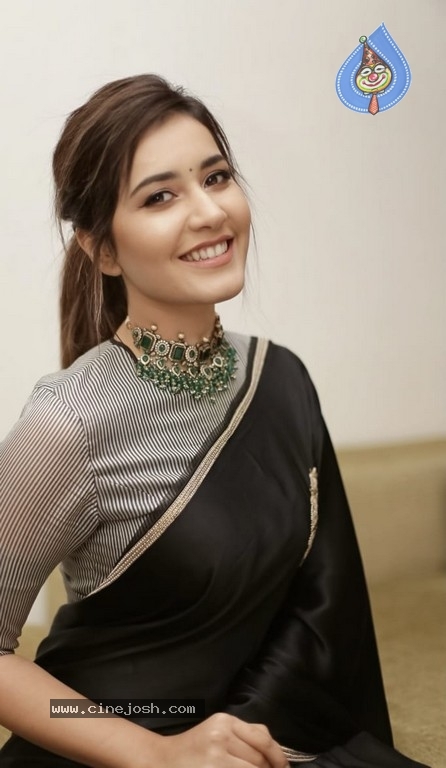 Raashi Khanna Photos - 6 / 8 photos