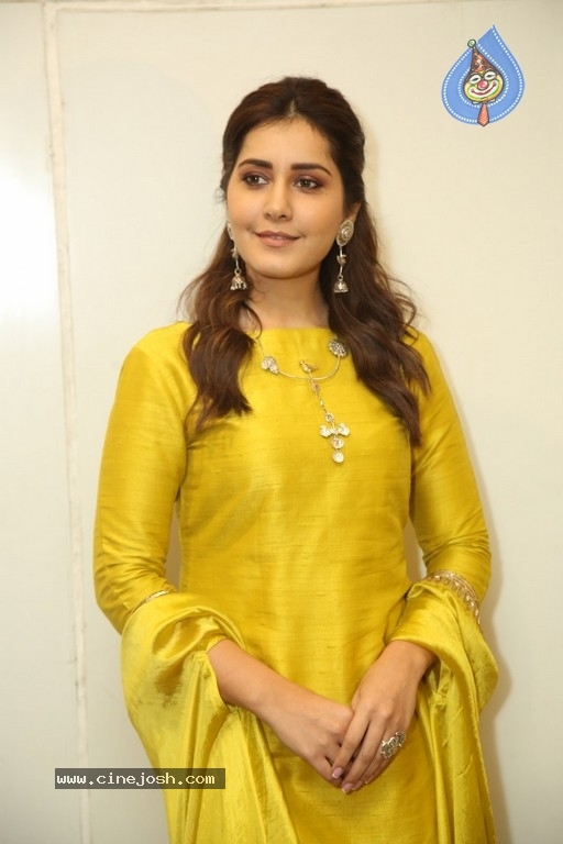 Raashi Khanna Photos - 15 / 21 photos