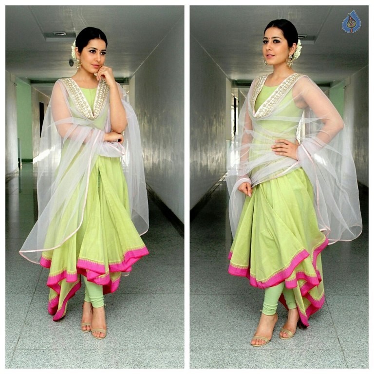 Raashi Khanna Pictures - 5 / 26 photos