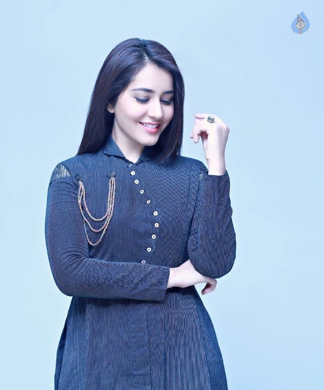 Raashi Khanna Pictures - 10 / 10 photos