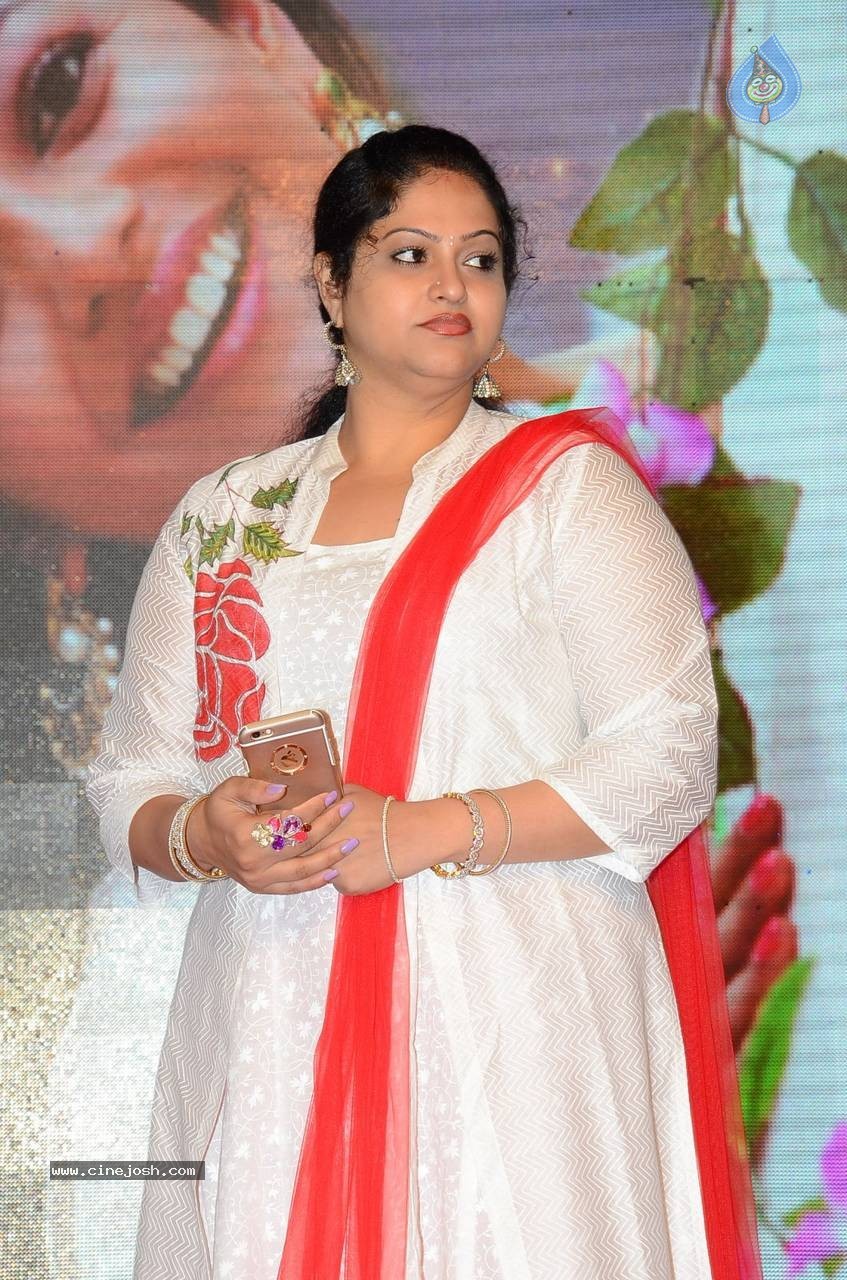 Raasi at Jilla Audio Launch - 22 / 38 photos