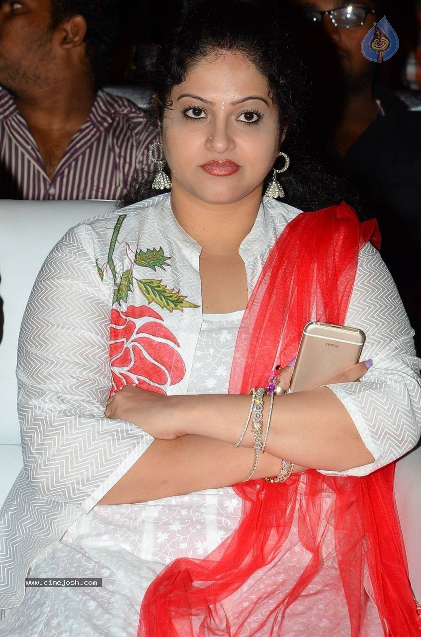 Raasi at Jilla Audio Launch - 35 / 38 photos