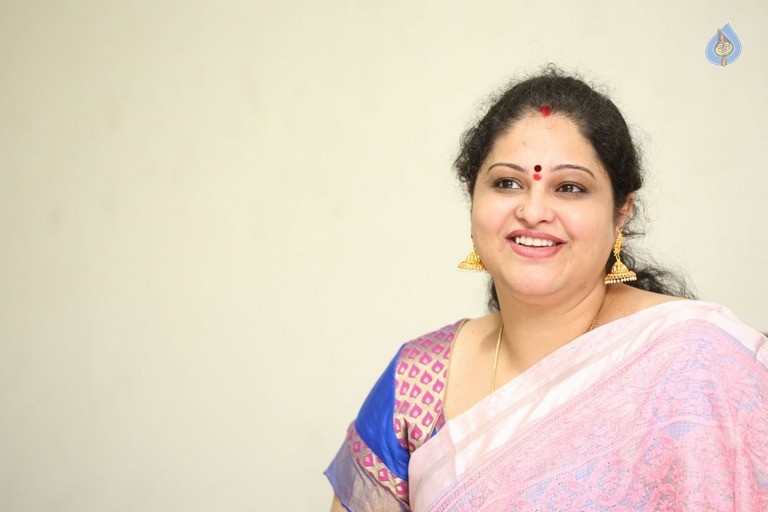 Raasi Latest Gallery - 1 / 34 photos