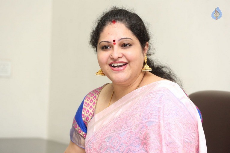 Raasi Latest Gallery - 24 / 34 photos