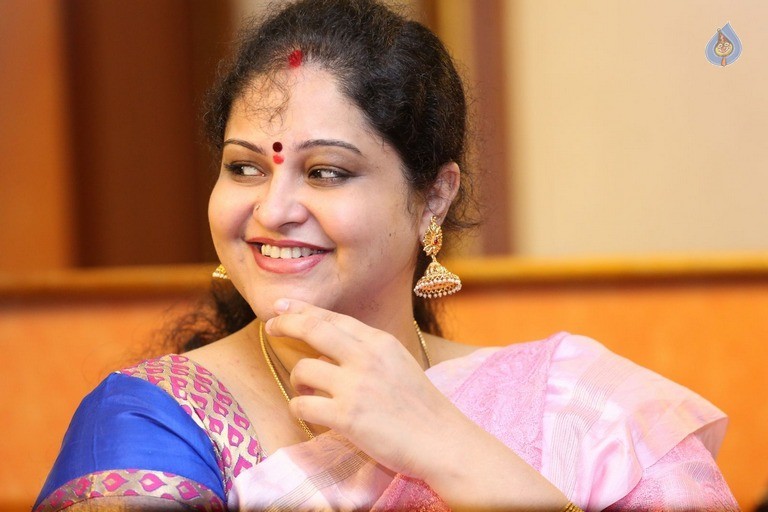 Raasi Latest Gallery - 31 / 34 photos