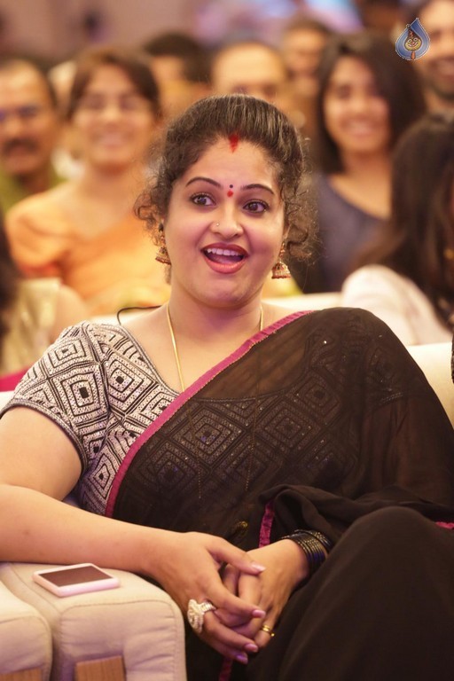 Raasi New Images - 7 / 21 photos