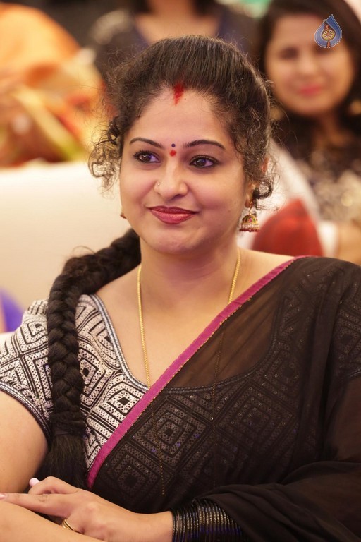 Raasi New Images - 12 / 21 photos