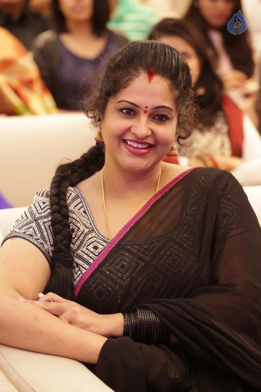 Raasi New Images - 13 / 21 photos