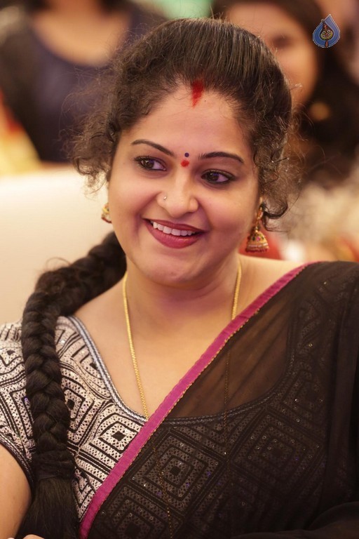 Raasi New Images - 14 / 21 photos