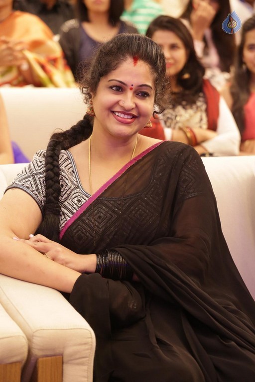 Raasi New Images - 16 / 21 photos