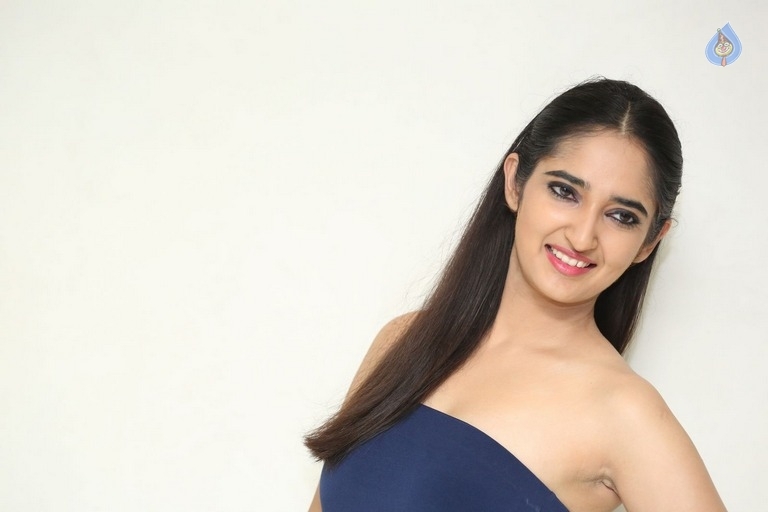 Radhika New Photos - 2 / 28 photos