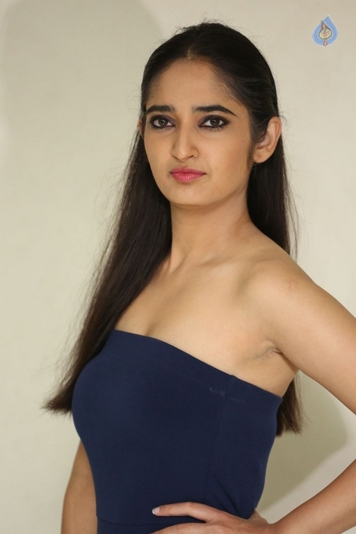 Radhika New Photos - 27 / 28 photos