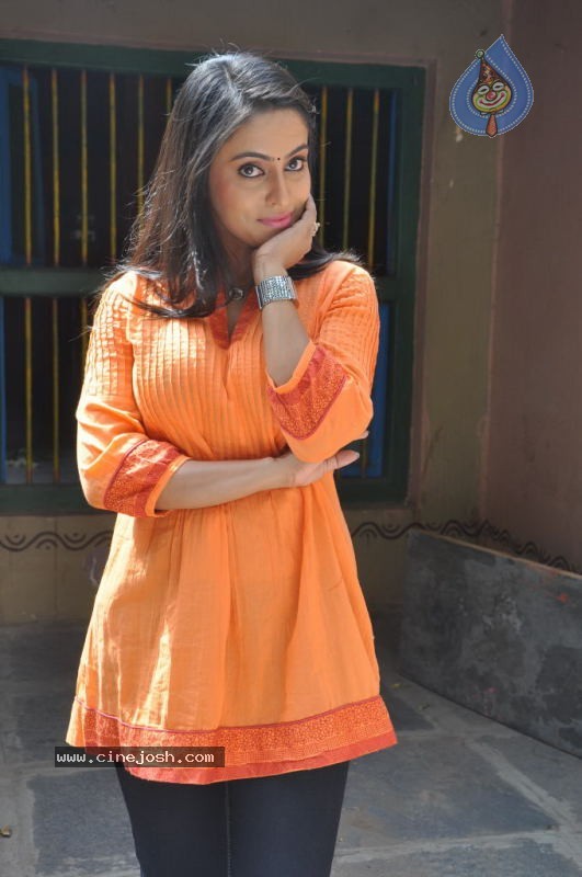 Radhika Stills - 38 / 41 photos