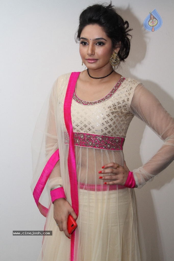 Ragini Dwivedi Hot Stills - 8 / 141 photos