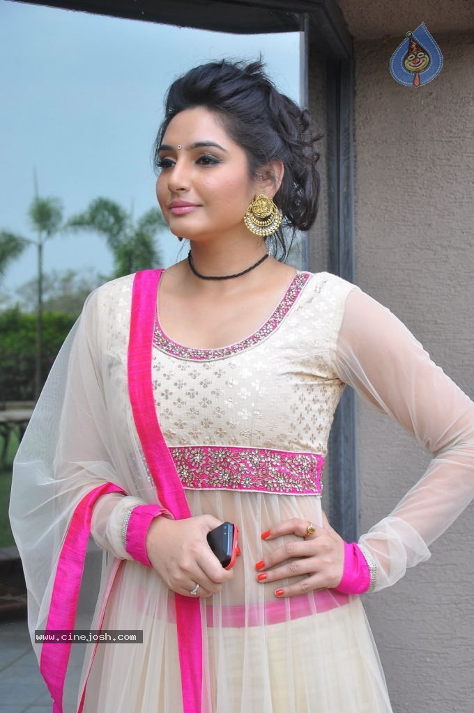 Ragini Dwivedi Hot Stills - 35 / 141 photos