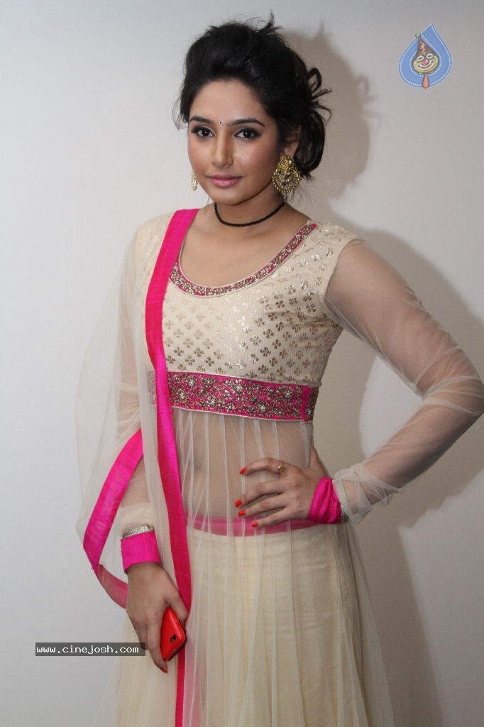 Ragini Dwivedi Hot Stills - 75 / 141 photos