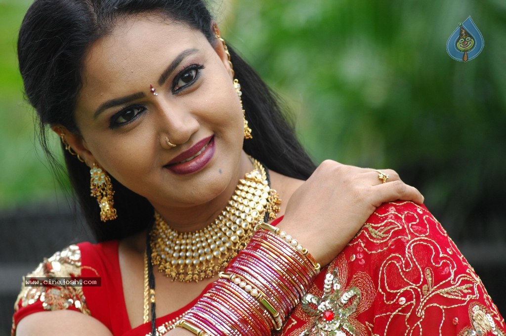 Raksha Stills - 7 / 65 photos