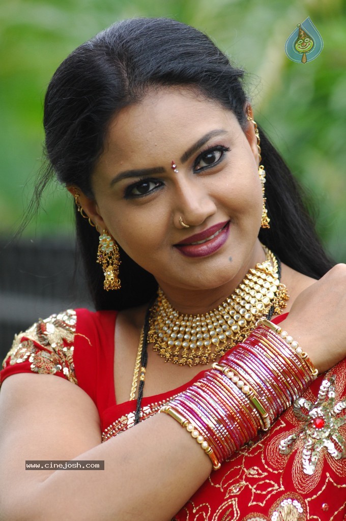 Raksha Stills - 25 / 65 photos