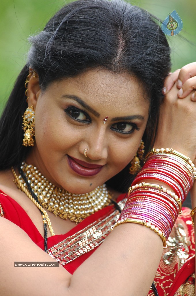 Raksha Stills - 36 / 65 photos