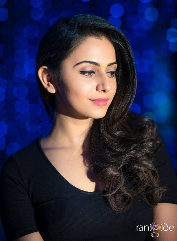 Rakul Pics - 8 / 9 photos