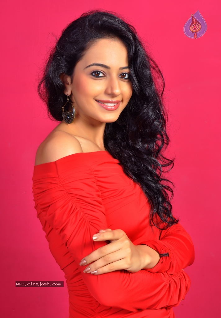 Rakul Preet Singh New Photos - 17 / 35 photos