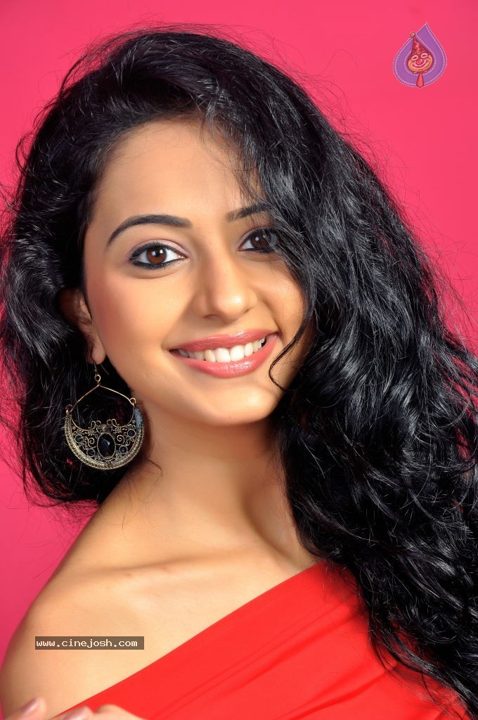 Rakul Preet Singh New Photos - 23 / 35 photos