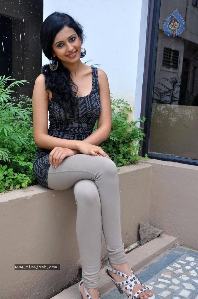 Rakul Preet Singh New Stills - 51 / 62 photos