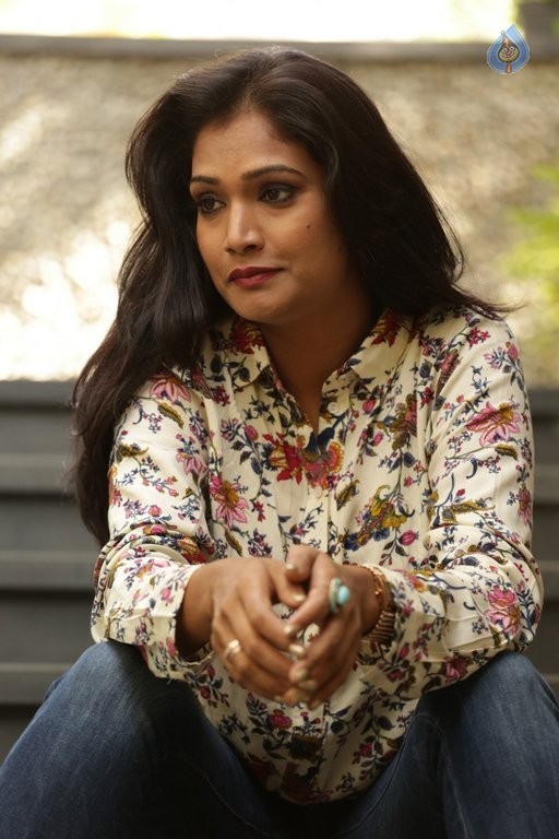 Ramya New Pics - 26 / 40 photos