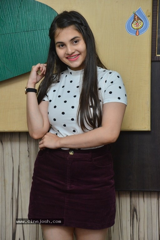 Ramya Pasupuleti Stills - 16 / 18 photos