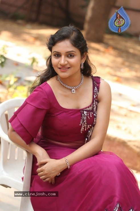 Ranjani Raghavan Stills - 24 / 32 photos