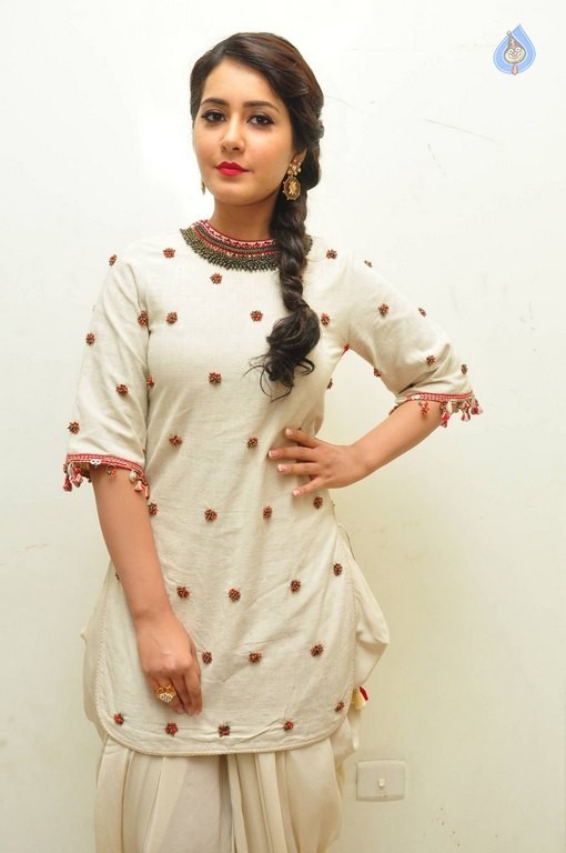 Rashi Khanna at Supreme Audio Launch - 28 / 50 photos