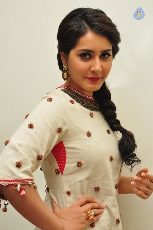 Rashi Khanna at Supreme Audio Launch - 41 / 50 photos