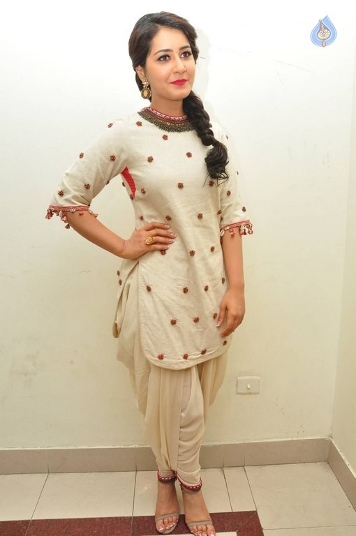 Rashi Khanna at Supreme Audio Launch - 45 / 50 photos